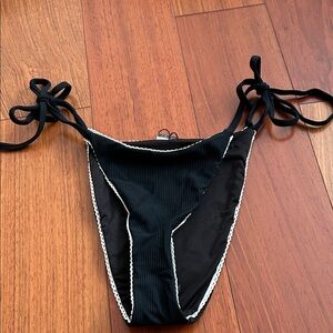 Ladies size small dipping daisys black Valentina bottoms NWT